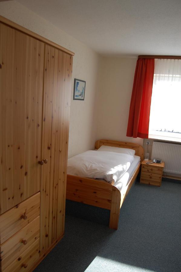 Hotel Gruener Baum Bretzenheim Bagian luar foto