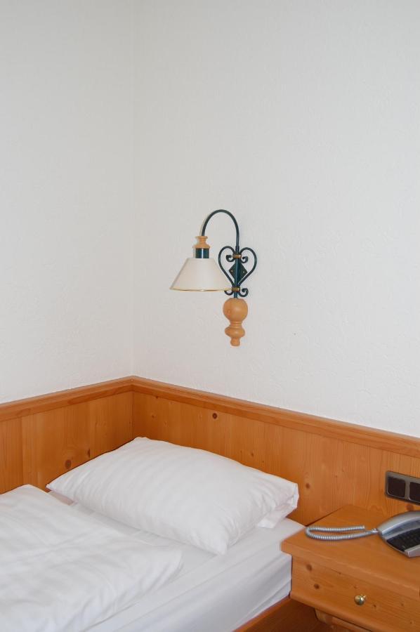 Hotel Gruener Baum Bretzenheim Bagian luar foto