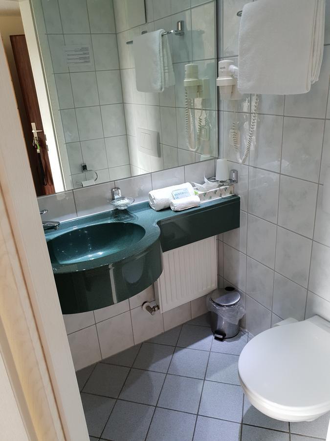Hotel Gruener Baum Bretzenheim Bagian luar foto