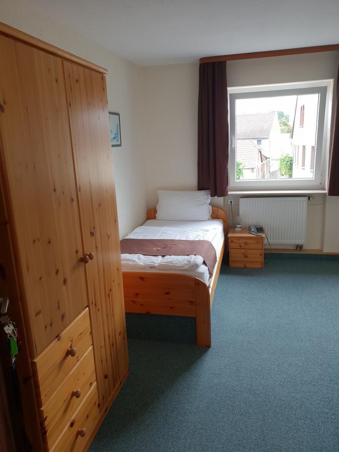 Hotel Gruener Baum Bretzenheim Bagian luar foto