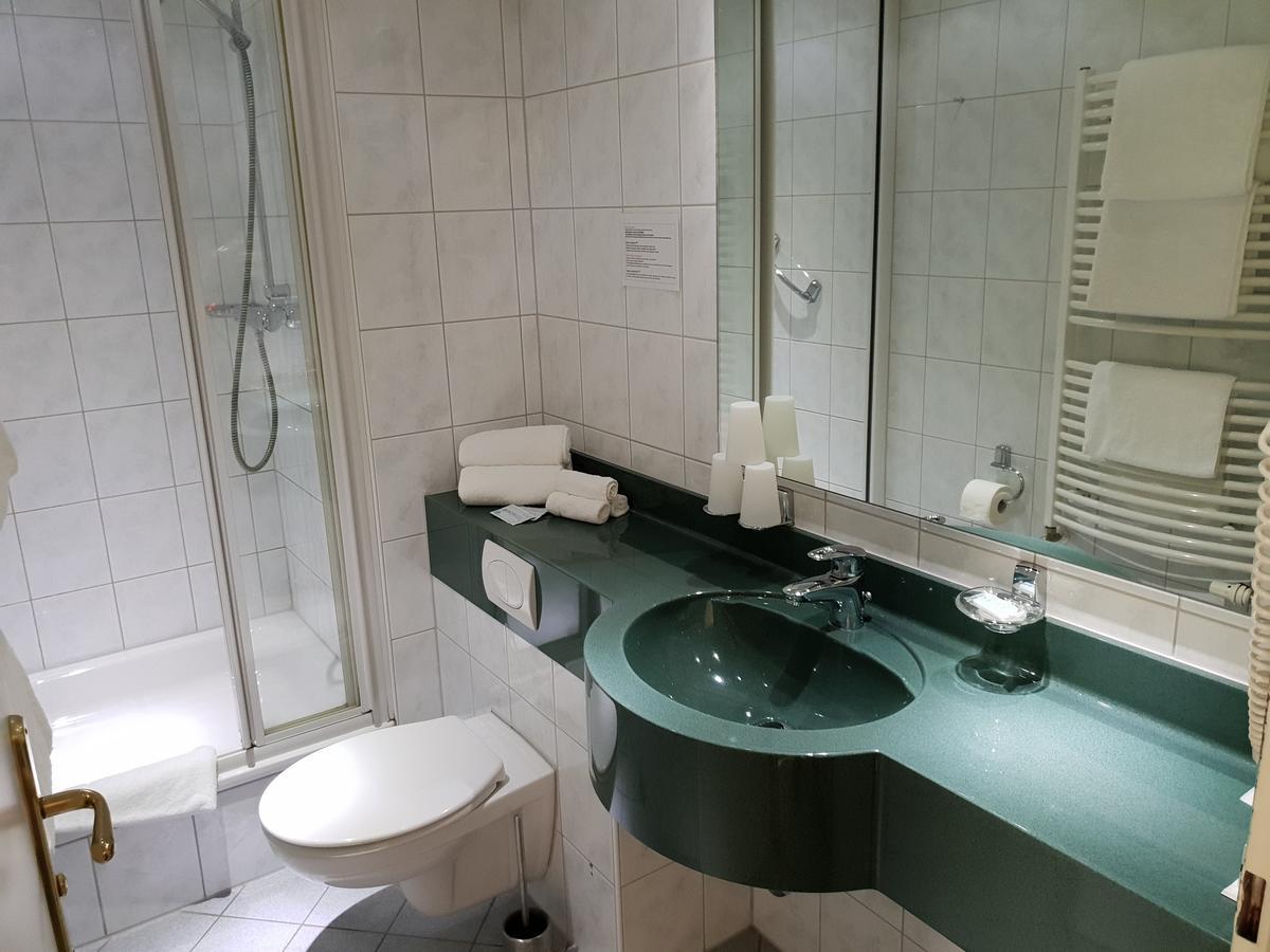 Hotel Gruener Baum Bretzenheim Bagian luar foto