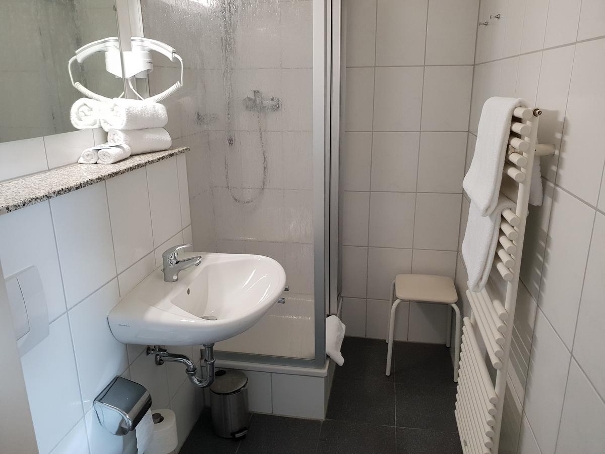 Hotel Gruener Baum Bretzenheim Bagian luar foto